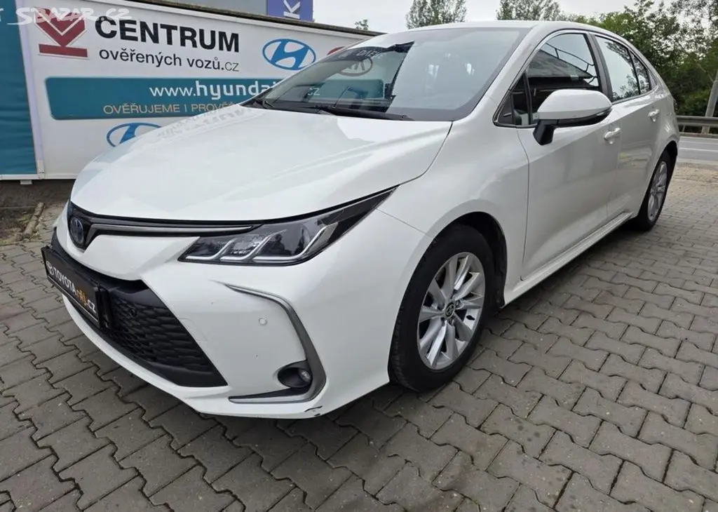 Toyota Corolla 1.8-HYBRID-AUT-1.MAJITEL-DPH